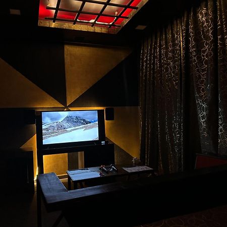 Cinema Plaza Hotel Baku Ngoại thất bức ảnh