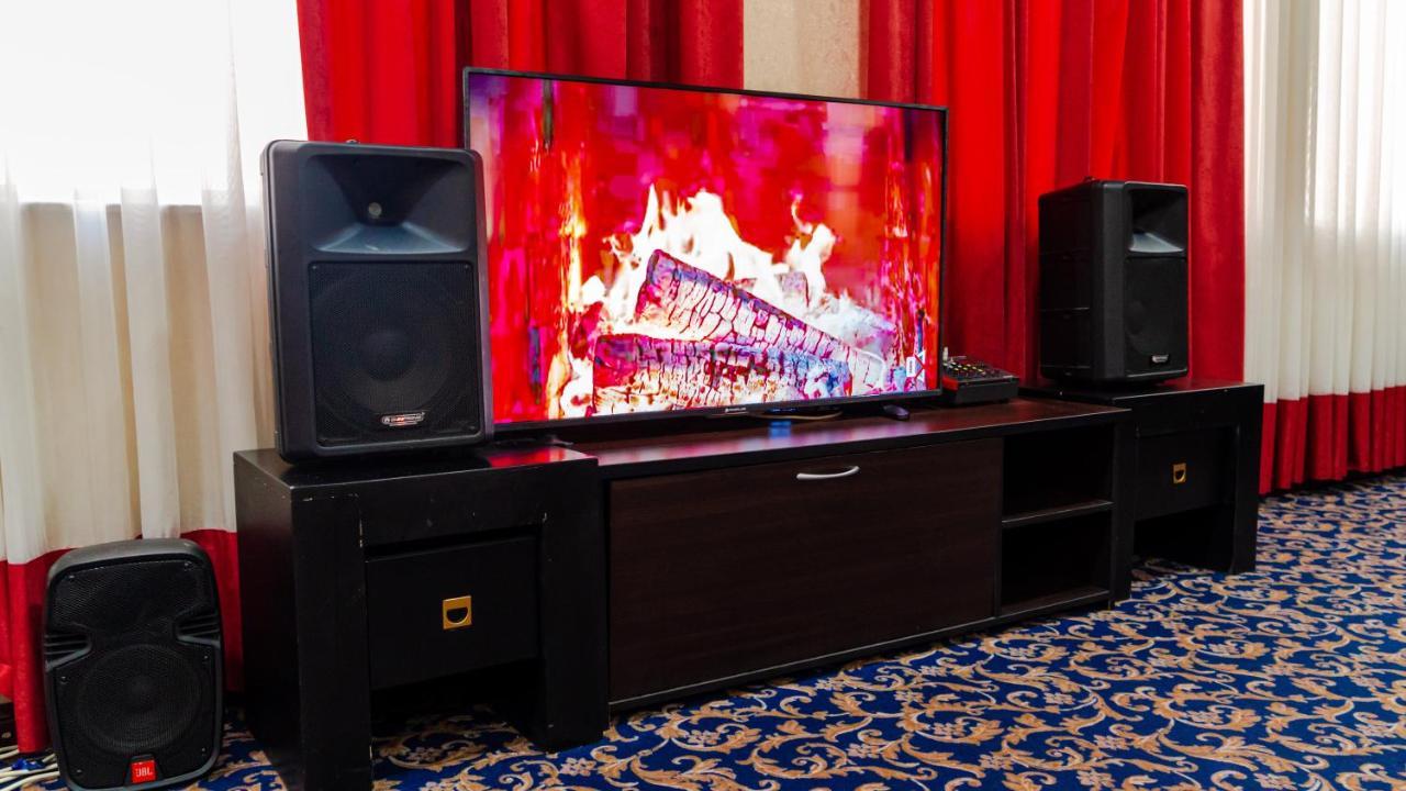 Cinema Plaza Hotel Baku Ngoại thất bức ảnh