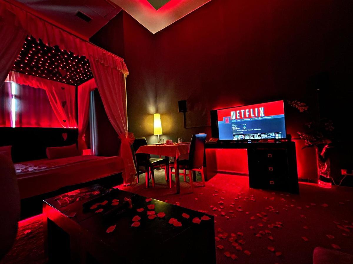 Cinema Plaza Hotel Baku Ngoại thất bức ảnh