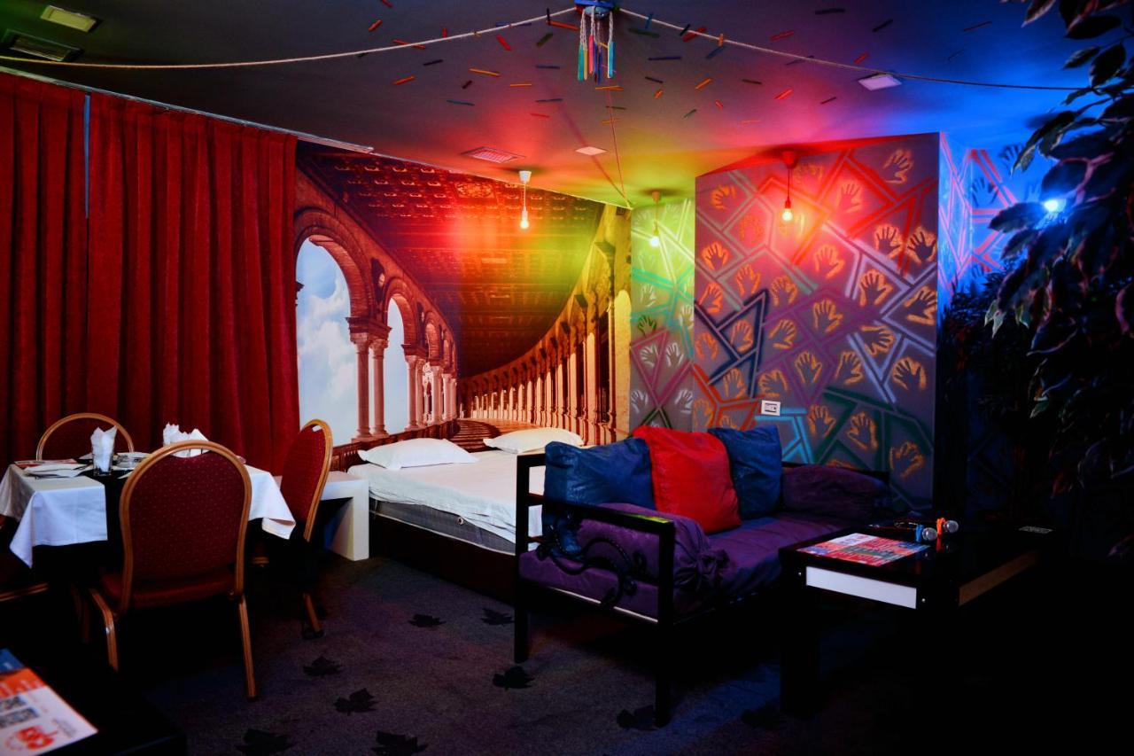 Cinema Plaza Hotel Baku Ngoại thất bức ảnh