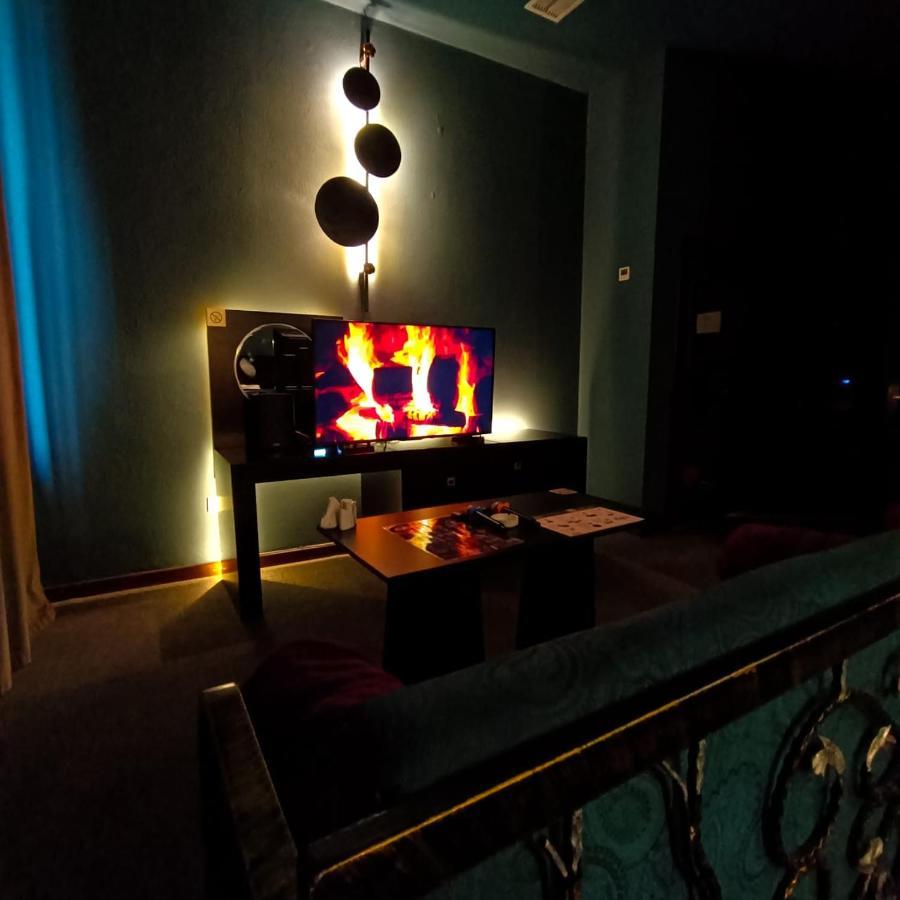 Cinema Plaza Hotel Baku Ngoại thất bức ảnh