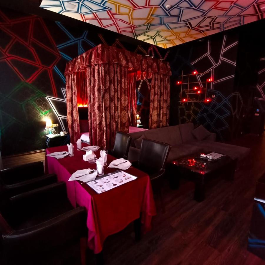 Cinema Plaza Hotel Baku Ngoại thất bức ảnh