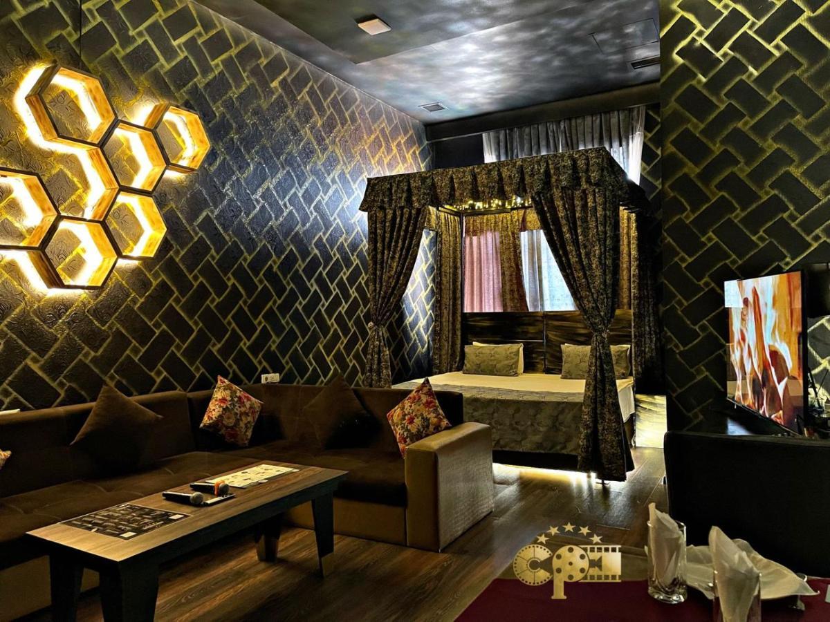 Cinema Plaza Hotel Baku Ngoại thất bức ảnh