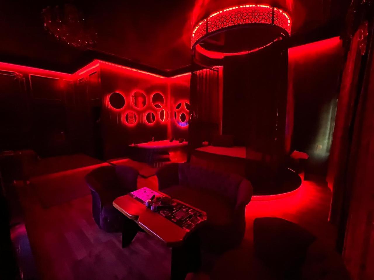 Cinema Plaza Hotel Baku Ngoại thất bức ảnh