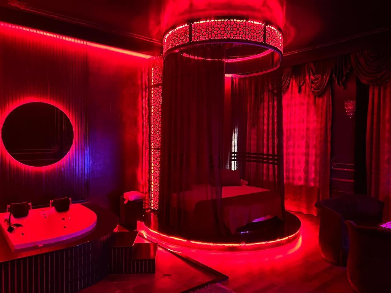 Cinema Plaza Hotel Baku Ngoại thất bức ảnh