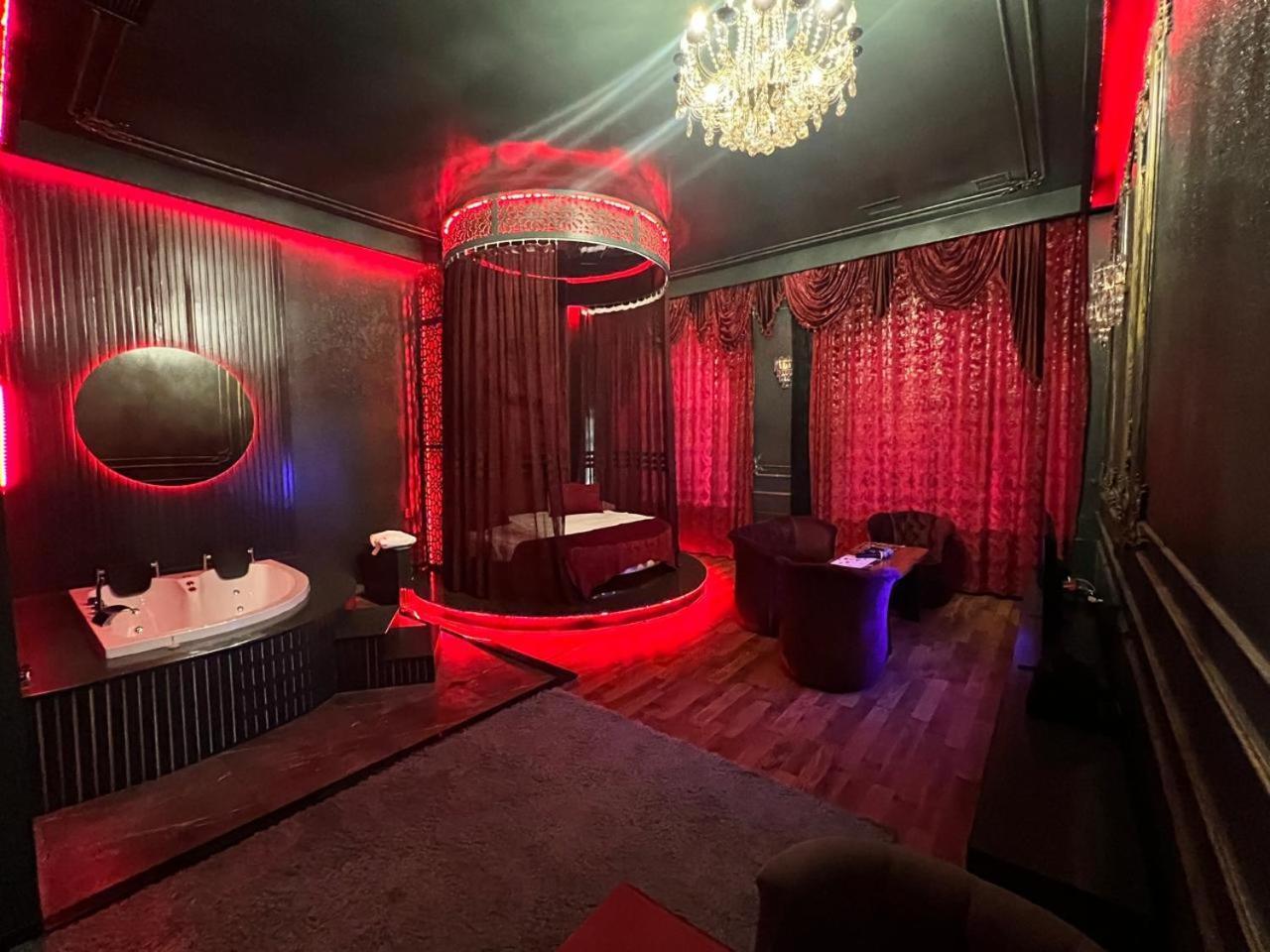 Cinema Plaza Hotel Baku Ngoại thất bức ảnh