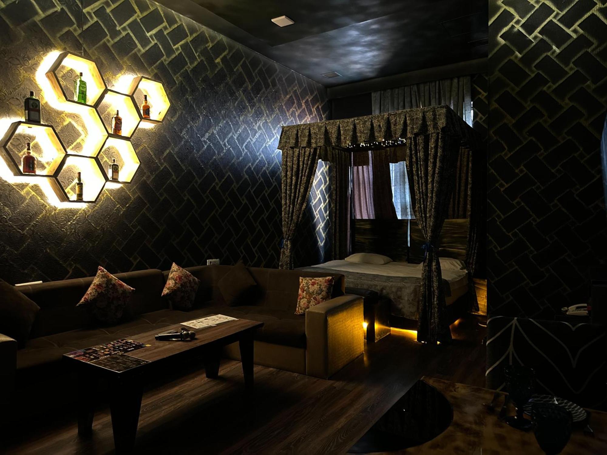 Cinema Plaza Hotel Baku Ngoại thất bức ảnh