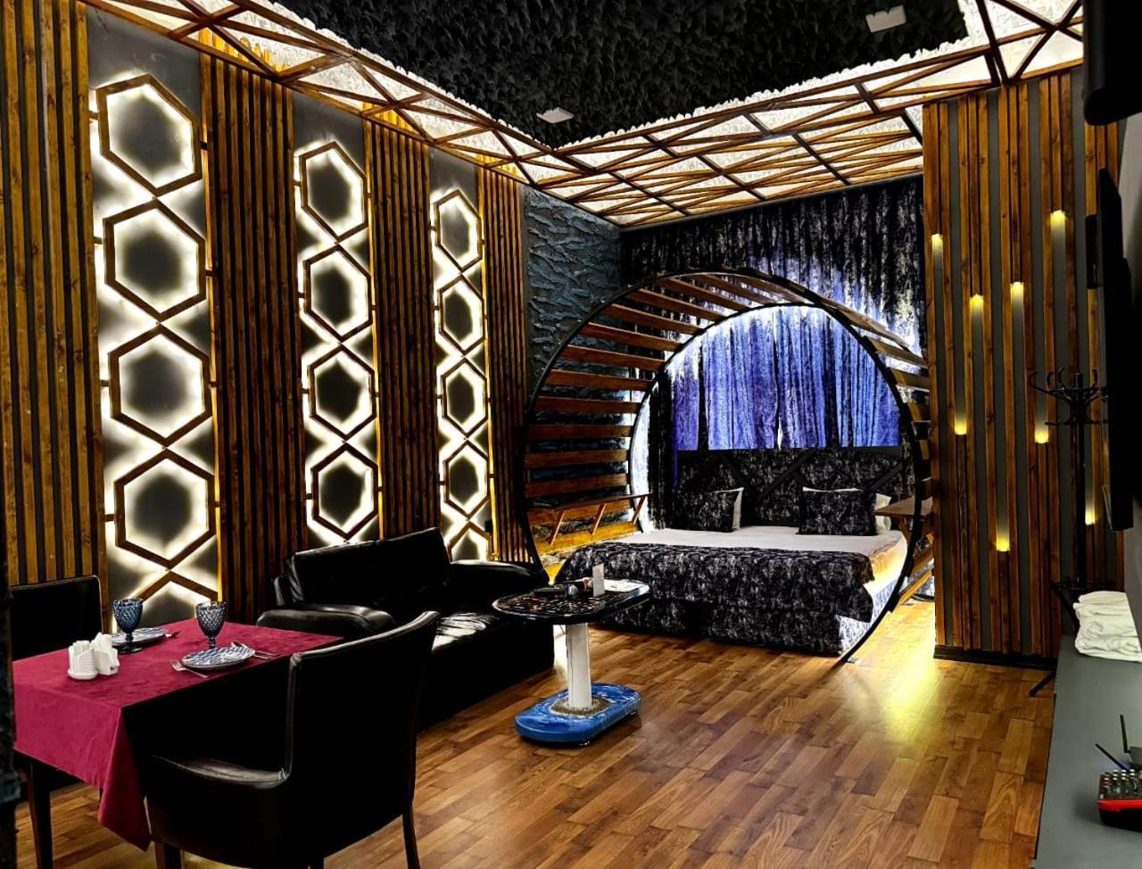 Cinema Plaza Hotel Baku Ngoại thất bức ảnh